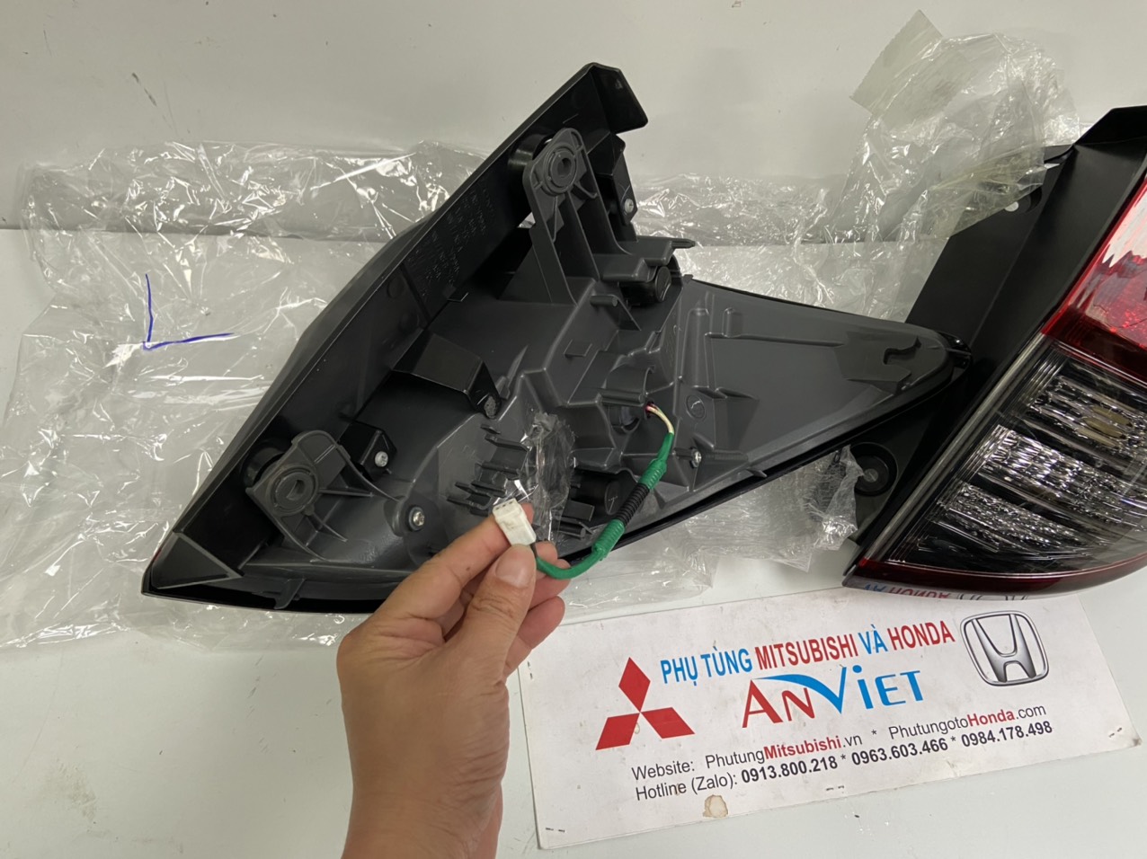 Đèn hậu xe Honda HRV